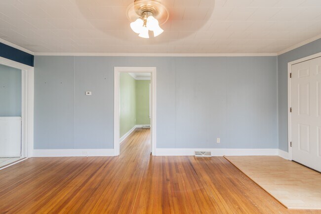 Photo - 299 Thirteenth St