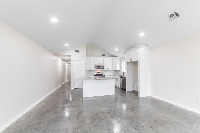 Photo - 3 bed 2 bath craftsmen style home