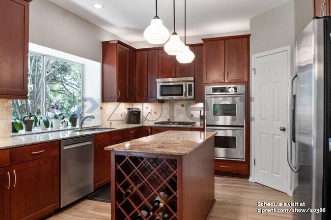 Photo - 1406 Dapplegrey Ln