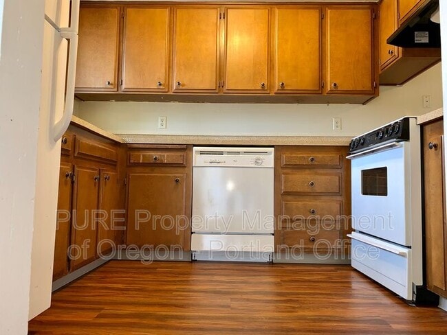 Photo - 2143 SW Townsend Ct