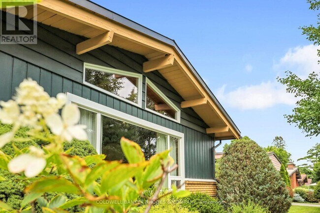 Photo - 359 Mountbatten Ave