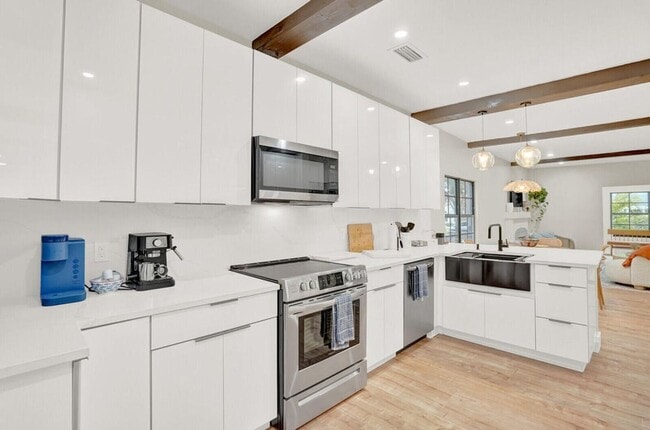 Photo - 727 Fernwood Dr