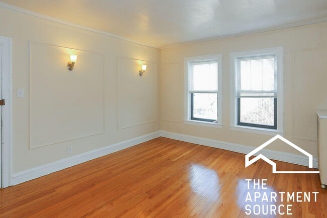 Photo - 4600 N Winchester Ave Unit 3H