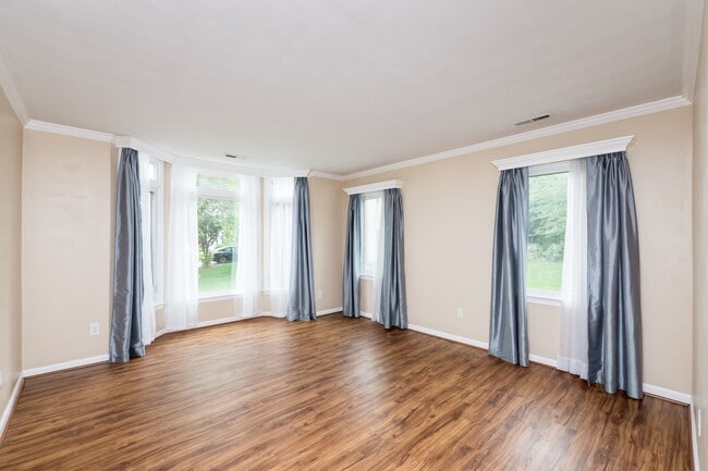Photo - 4501 Van Dyck Dr