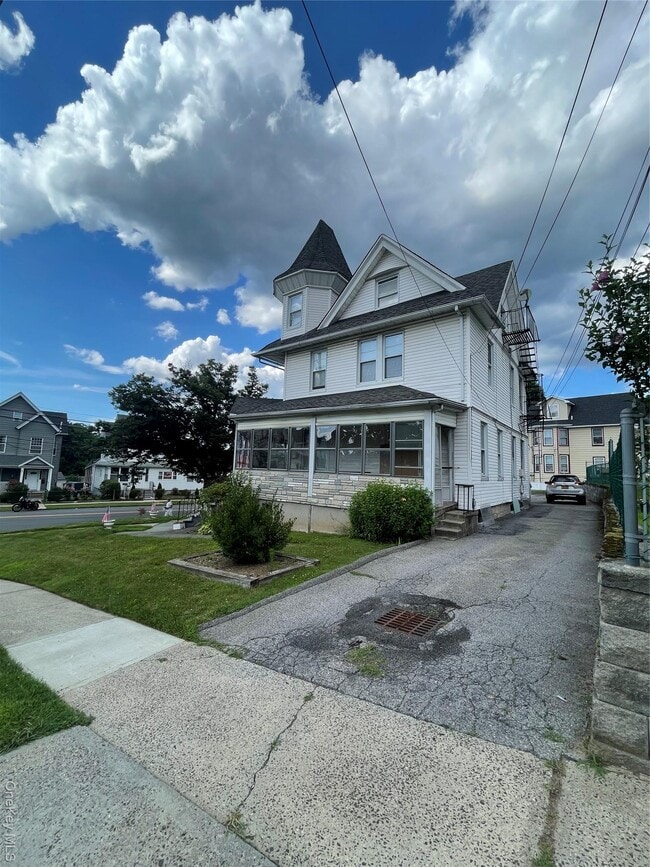 Building Photo - 187 Fisher Ave Rental