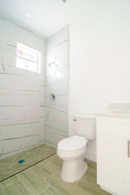 Photo - 260 Rotonda Blvd W