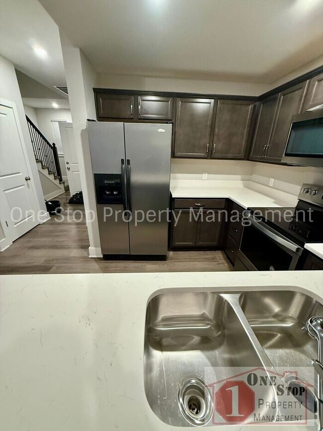 Photo - 3 Bedroom / 2.5 Bathroom Townhome in Louis...