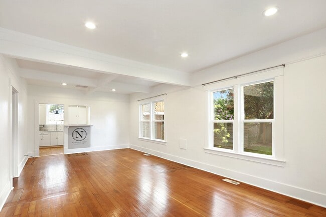 425 Nelson St Unit 1