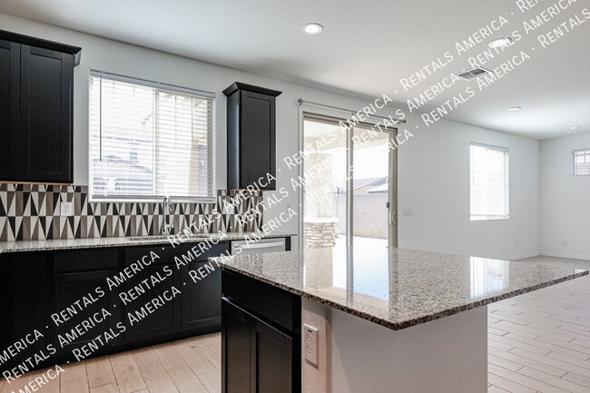 Photo - 5509 N 108th Ave