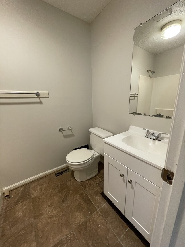 Photo - 139 Cedar Crest Dr