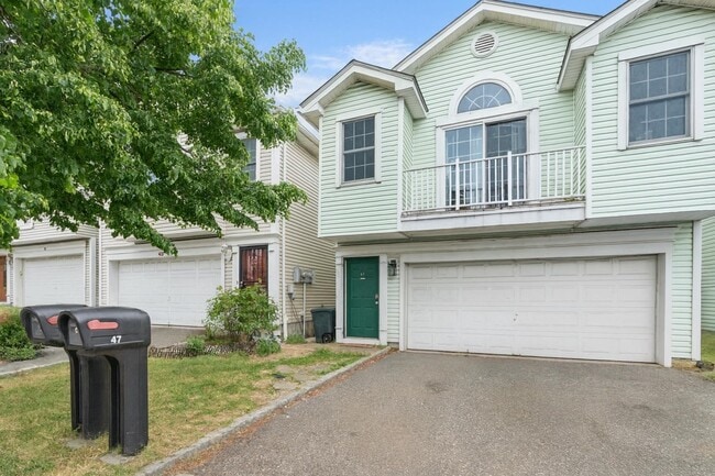 Building Photo - 47 Grieco Dr Unit 2