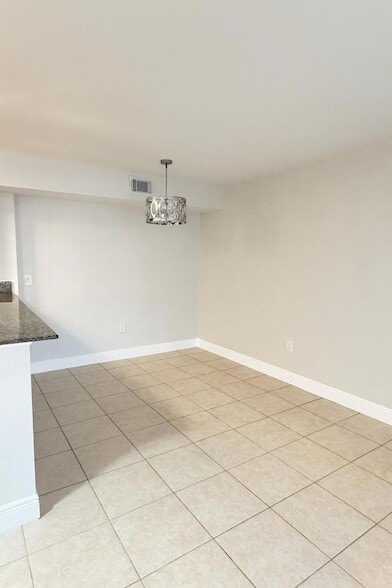 Photo - 171 SW Palm Dr Unit 105