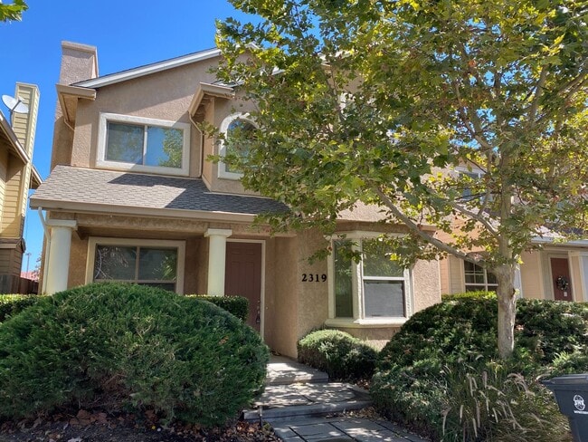 Building Photo - West Davis 5 Bedroom Home