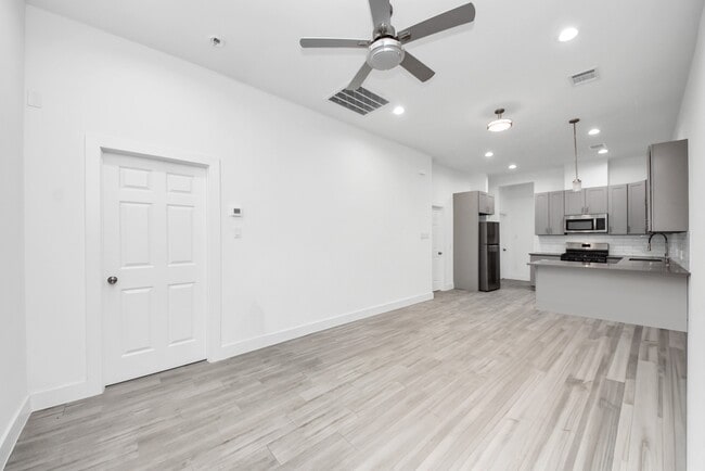 Photo - 7612 Easter St