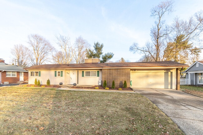 Building Photo - 18248 Farmington Rd