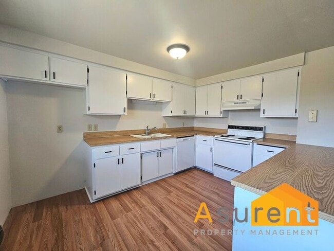 Photo - Charming 2-Bedroom 4-plex in Prime Ashland Location Available Now!