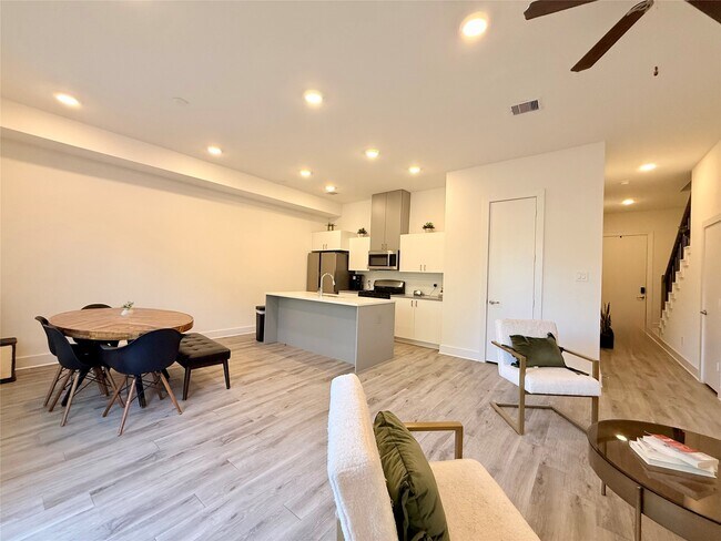 Photo - 9609 Habitat St