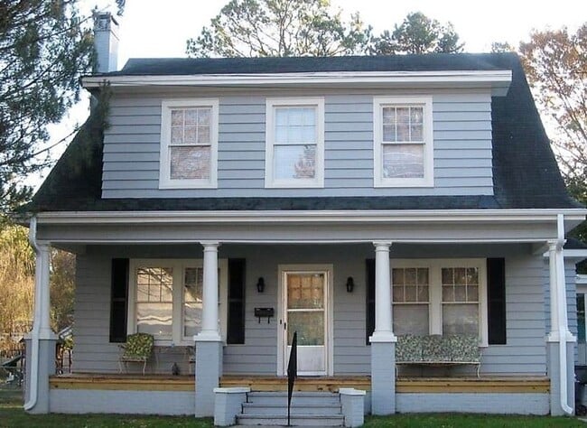 Building Photo - Windsor St-214 Unit A Upstairs Rental