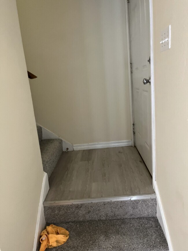 Photo - 824 Stonegate Ct