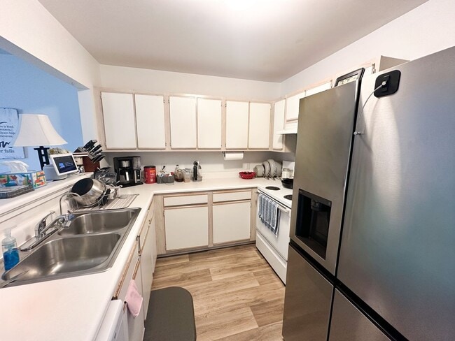 Photo - Comfortable and Convenient 3 Bedroom Townh...