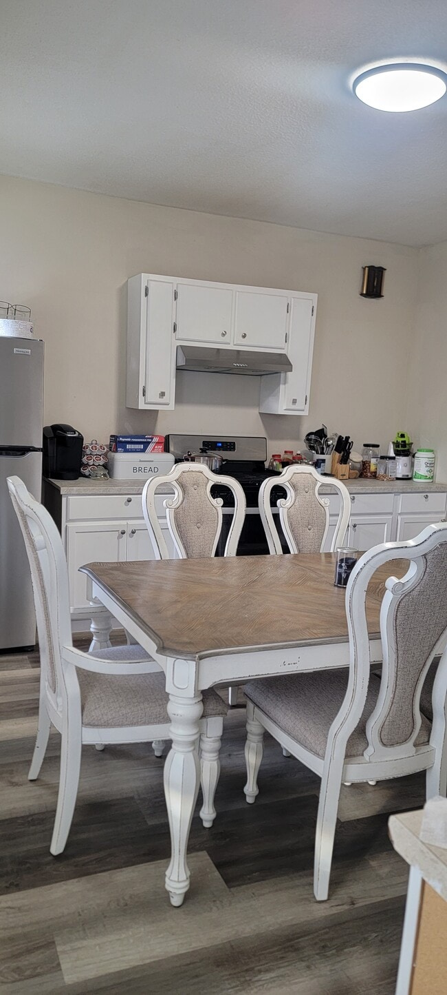 Photo - 282 Allen St Unit 2