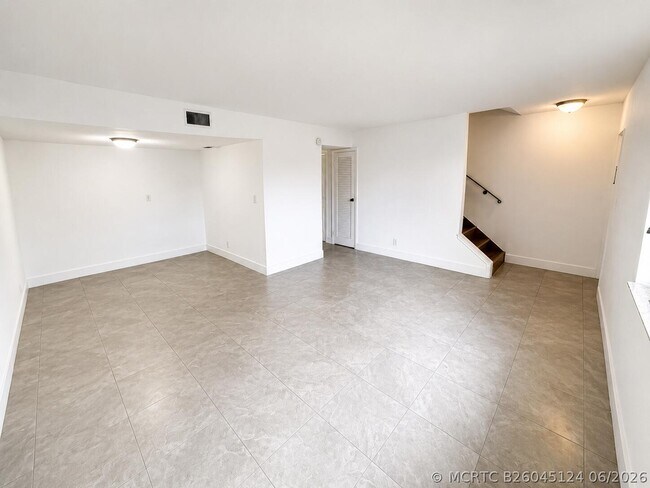 Photo - 5728-5728 Blueberry Ct