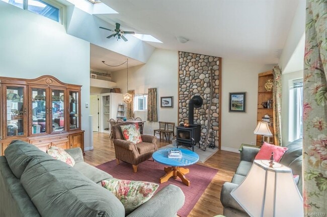 Photo - 3861 Charlton Dr