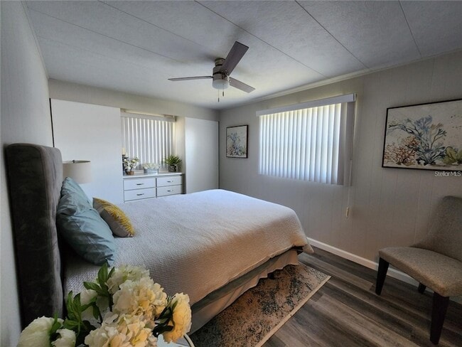 Photo - 111 49th Ave W