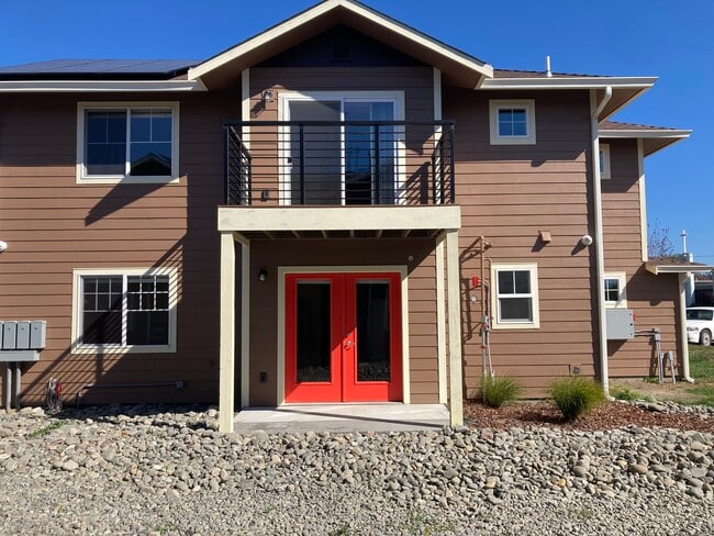 Otro - 2042 Smith Ln Unidad C
