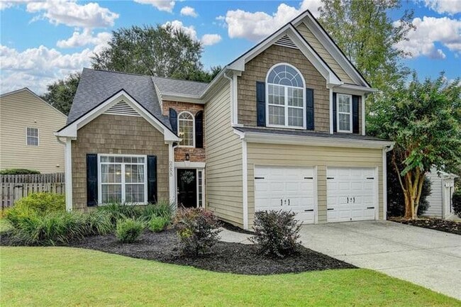 Building Photo - House 3 Beds 3 Baths