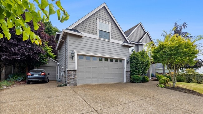 Photo - Desirable Oregon City / Luxury Home, High End Amenities, Central Air, Central Vac, Tank-less Hot ...