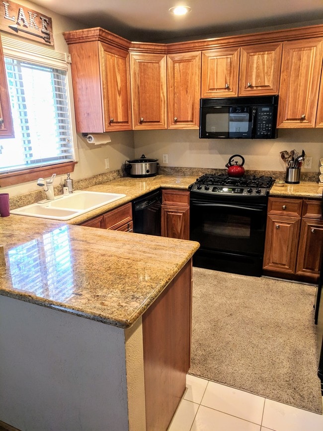 Kitchen - 845 Southwood Blvd Unit 64