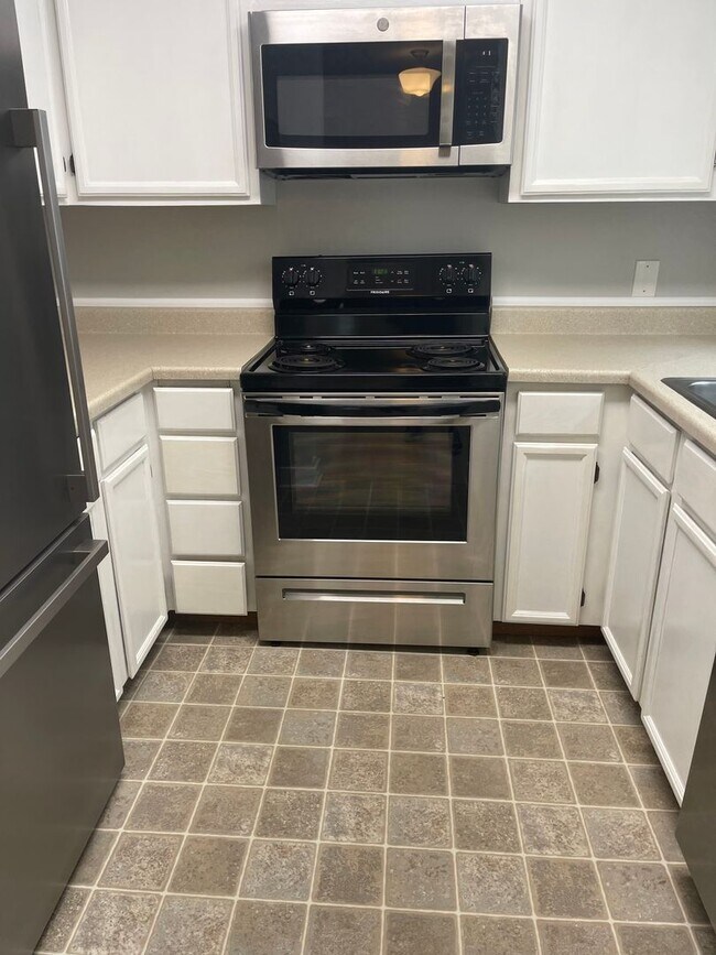 Photo - New Listing! 2-bed, 2-bath Condo!