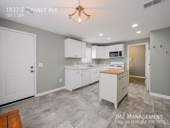 Photo - 1837 E Granet Ave