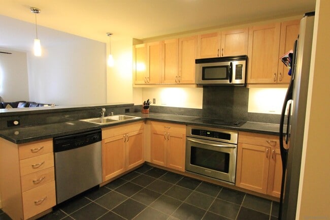 Building Photo - 1150 J St Unit 110 Rental