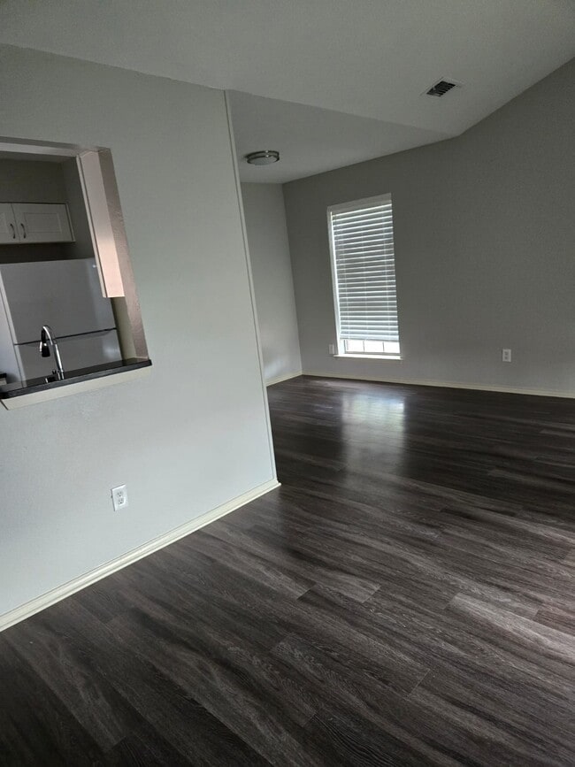 Photo - 210 Shrum Ct Unidad 210 Shrum Court