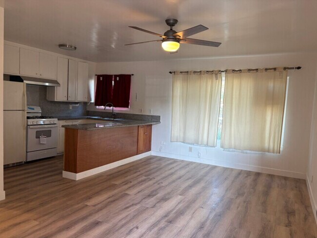 1629 Talmadge St Unit 6