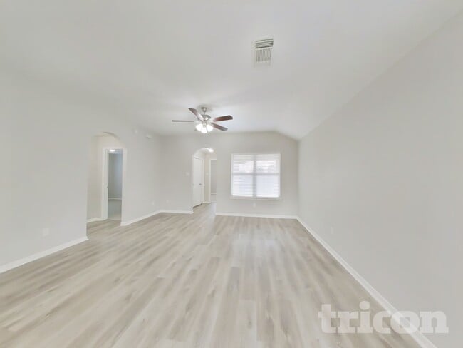 Photo - 7402 Deloache Ave