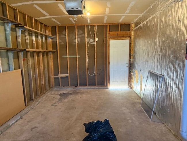 Photo - 3 Bedroom Townhome in FC!