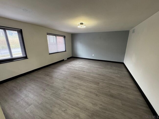 Photo - 1201 Heeney Ave