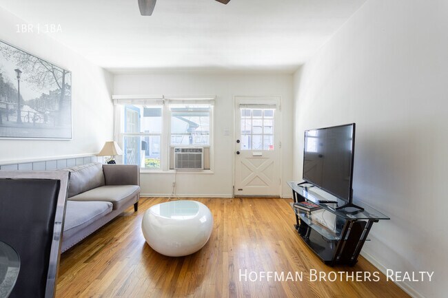 Photo - 12423 1/2 Chandler Blvd