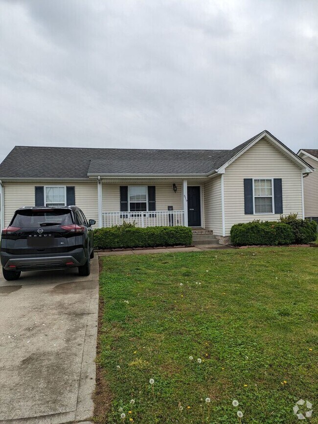 Building Photo - 3 Bedroom Pet Friendly Home For Rent Close...