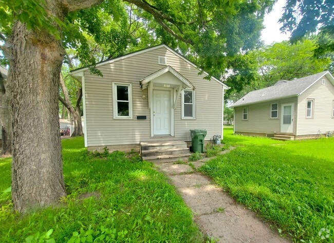 Building Photo - FOR RENT: 147 FRENCH- cute one bedroom bun... Rental