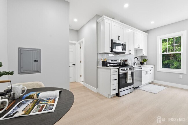 Photo - 214 Montgomery St Unit 1