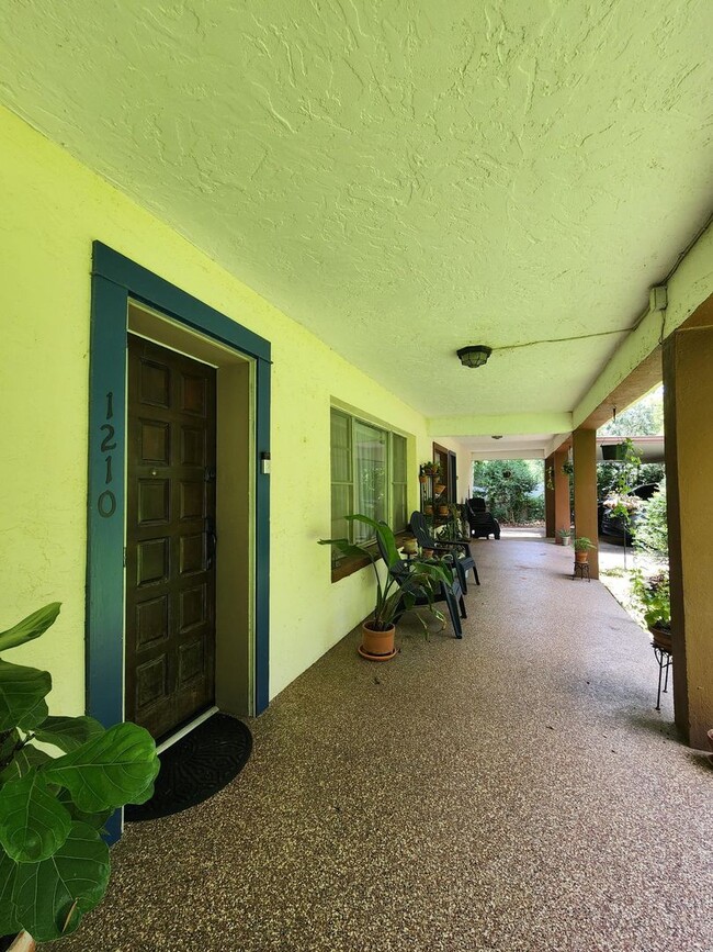 Photo - Spacious & Modern 2-Bedroom Duplex in Priv...
