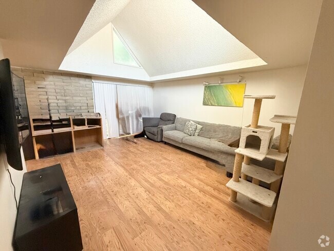 Building Photo - 1633 Best Ln Unit #1633 Rental