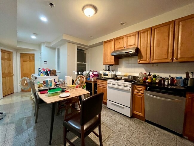 Photo - 179 Northampton St Unit 3