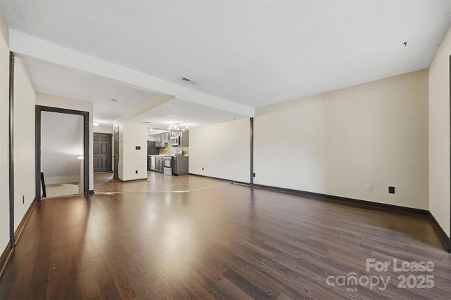 Photo - 2705 N Center St