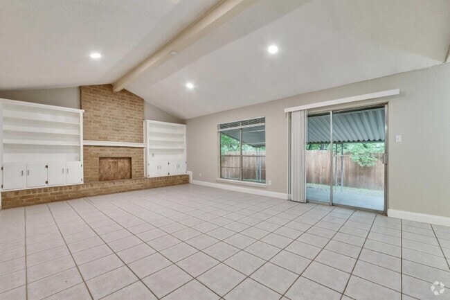 Building Photo - 10307 Rutland Village E Rental