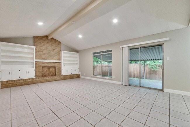 Photo - 10307 Rutland Village E Casa